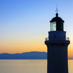 the-lighthouse-of-alexandroupolis-at-dusk